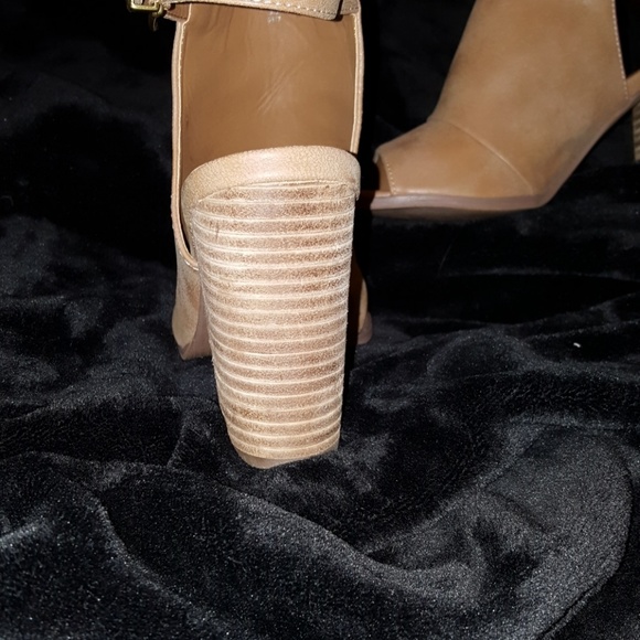 Tan G by Guess open toe ankle boots - Picture 5 of 6